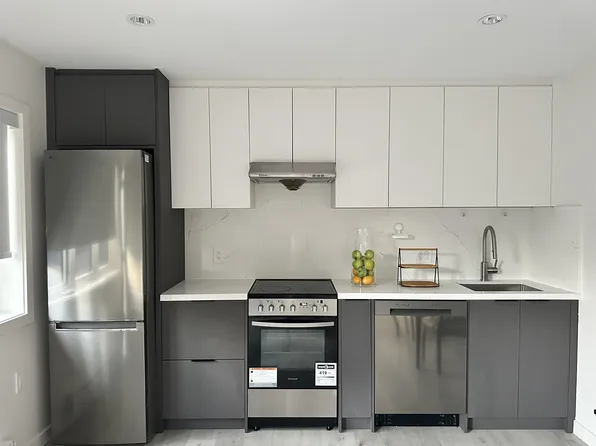 38XX W 36th Ave, Vancouver, BC V6N 2P5