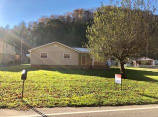 2581 Raccoon Rd, Raccoon, KY 41557