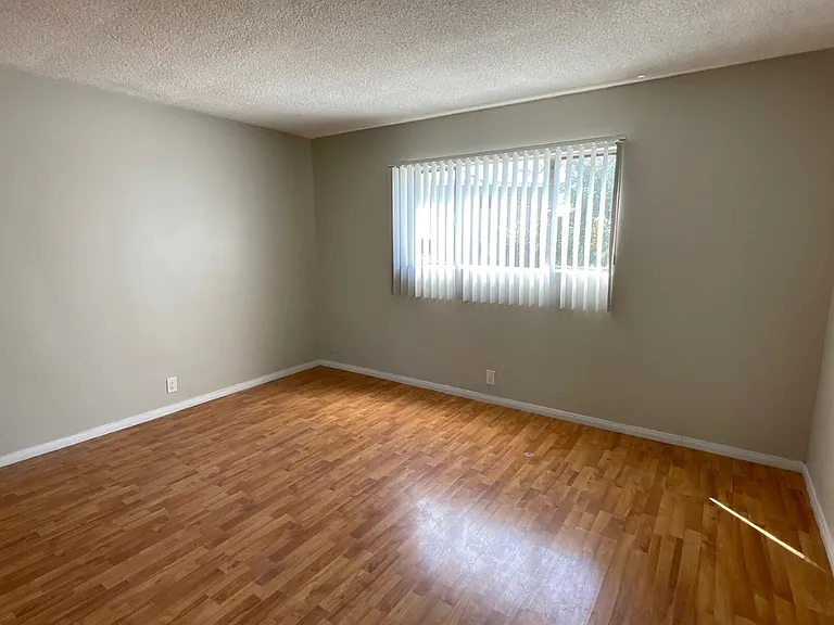 1675 Amberwood — Photo 27