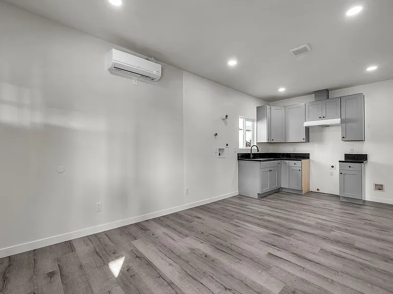 5842 Denver Ave #A — Photo 2
