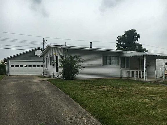 3rd image of 209 Drake Ave