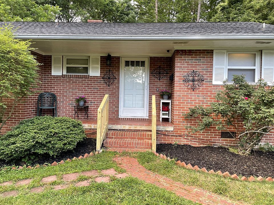 1st image of 3012 University Dr