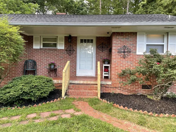 3012 University Dr, Durham, NC 27707