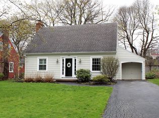 160 Village Ln, Rochester, NY 14610