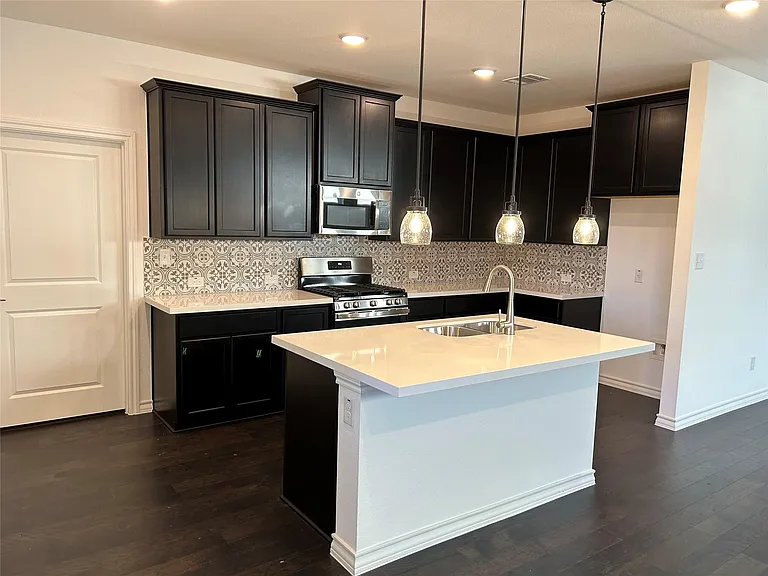 125 Watkinville Rd — Photo 3