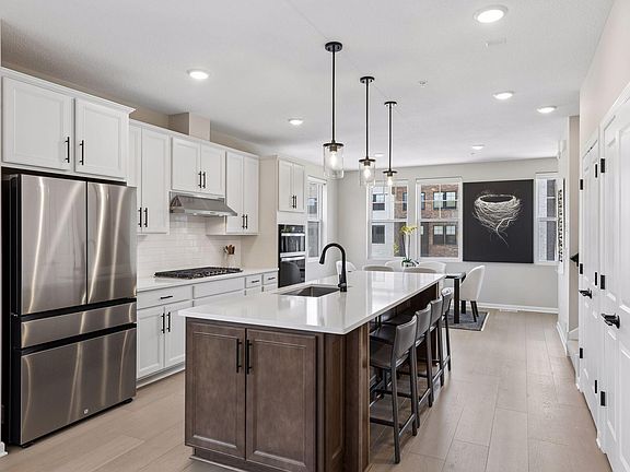 2nd image of 909 Mount Curve Blvd #A