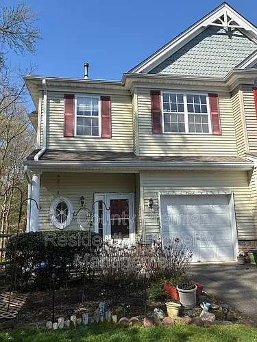 74 Oxford Ct Photo 1