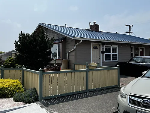 1109 Thomas St Photo 1