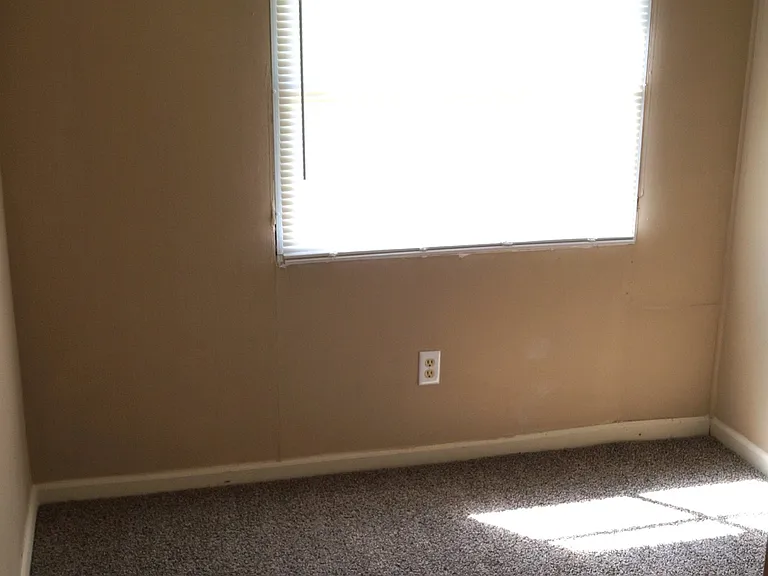 412 Copeland Park St — Photo 10