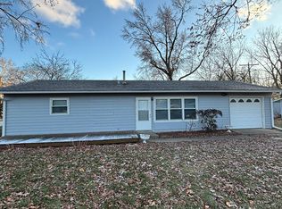 1801 Meadow Dr, Champaign, IL 61821