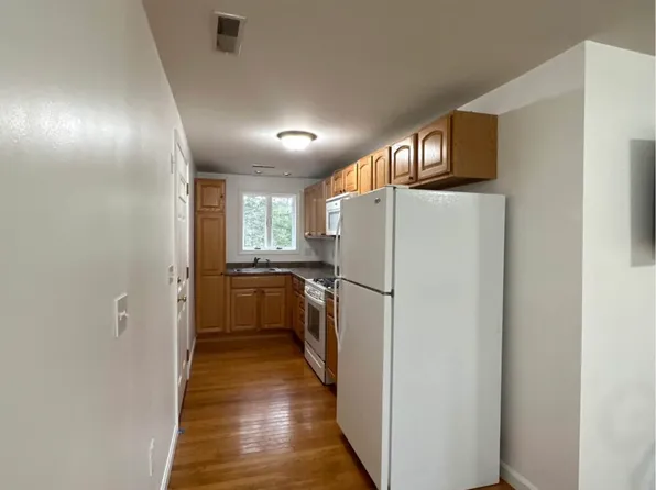 7 Ivy Dr, Merrimack, NH 03054