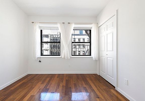 3rd image of 44 W 14th St APT 4A