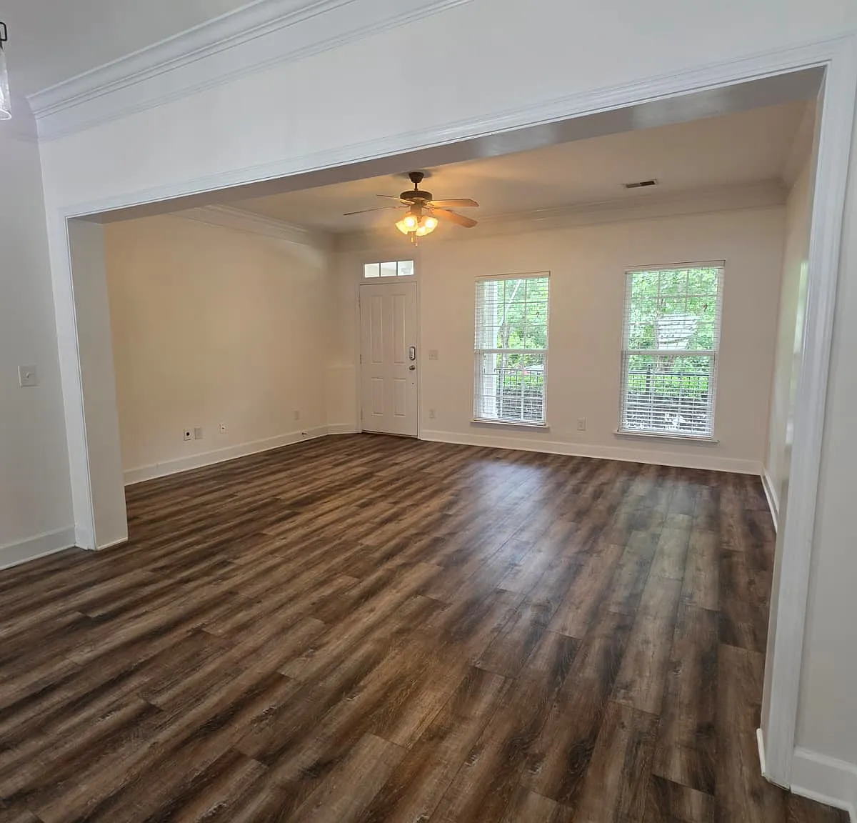 7025 Sunnywood Dr — Photo 3