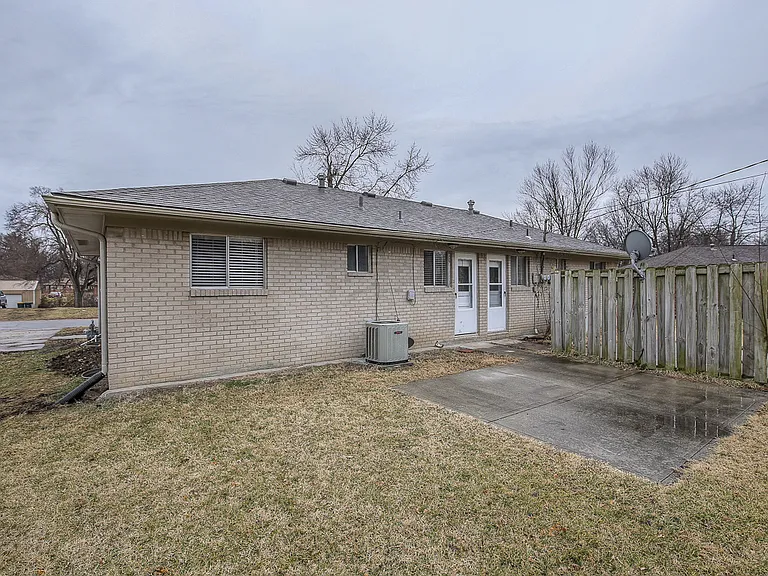 514 NE Corder St #B — Photo 29