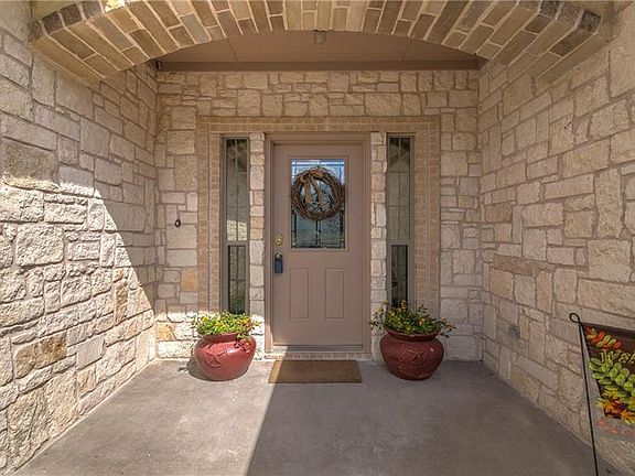 5th image of 4009 Goliad Dr
