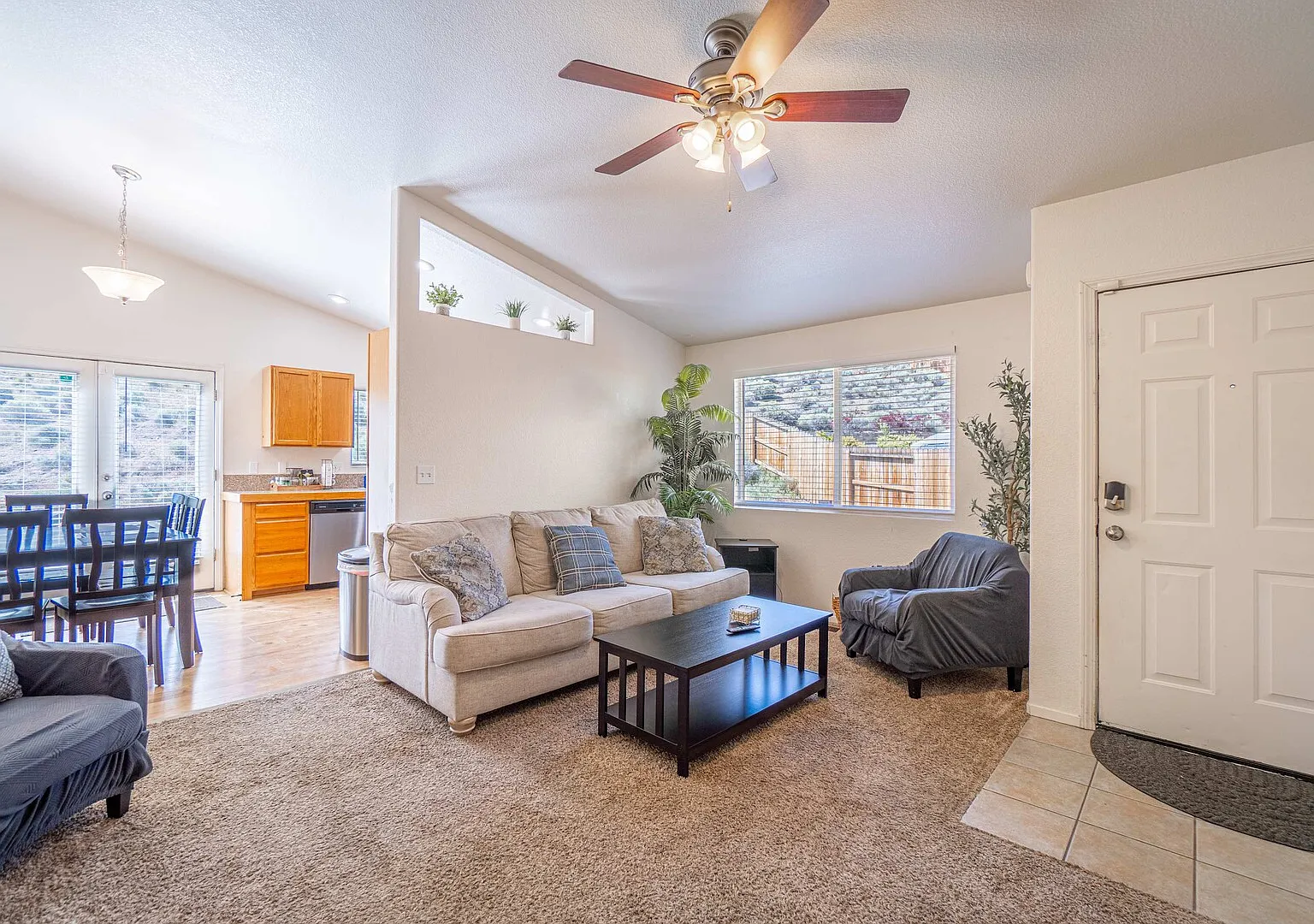 Large Group Escape, 5 Beds, Pets Welcome — Photo 2