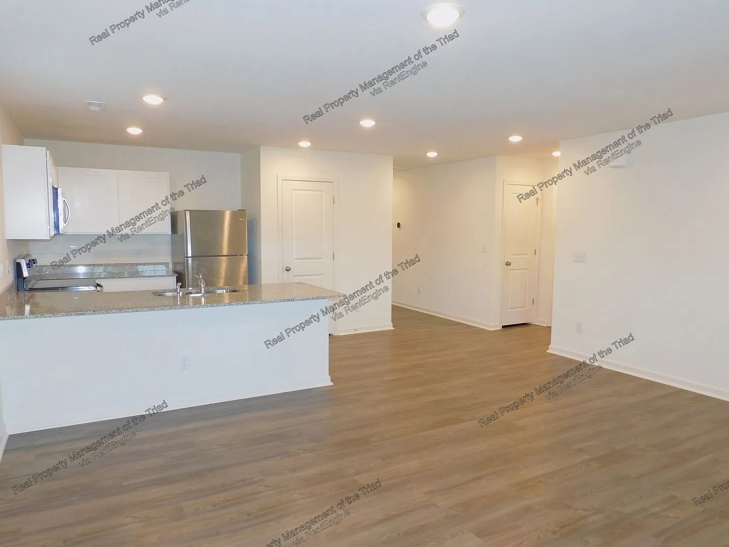 3 bed, 2.0 bath, 1155 sqft, $1,625 — Photo 4