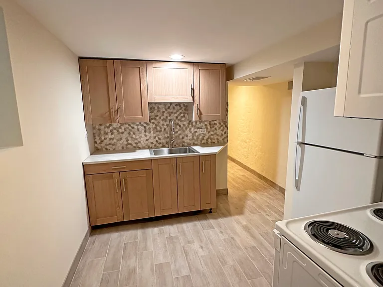1420 W Edgewater Ave #B — Photo 5