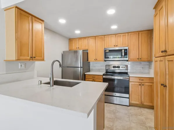 10767 San Diego Mission Rd Unit 213, San Diego, CA 92108