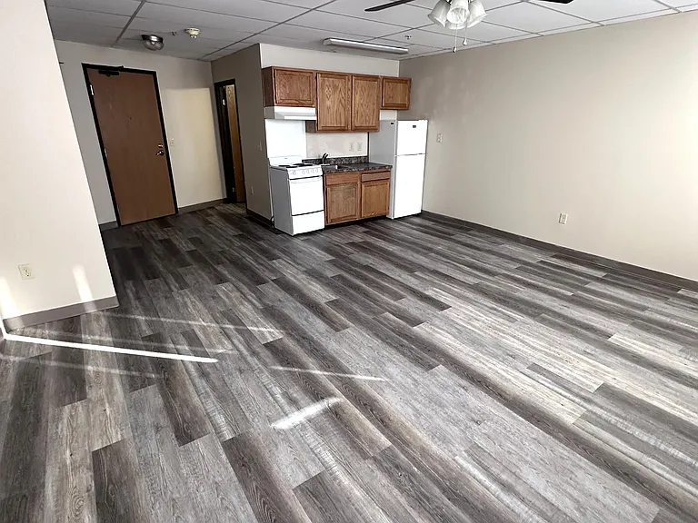 Madison Street Apartments — Photo 11