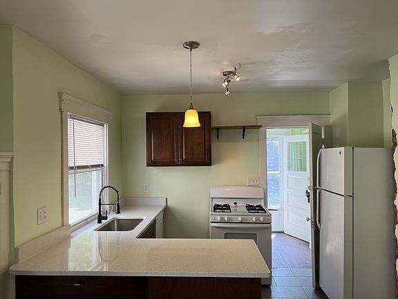 4th image of 2249 Bellfield Ave #1