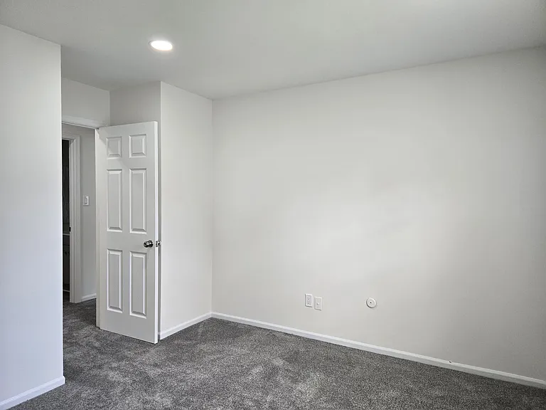 593 S Dove Rd #B — Photo 17