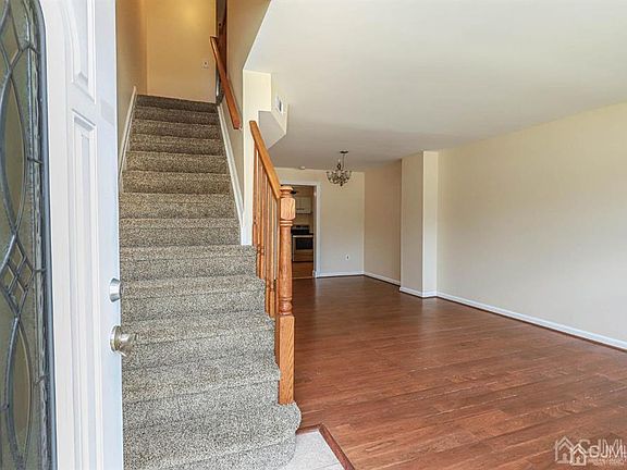 2nd image of 209 Briar Mills Dr