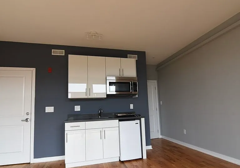 535 N Budd St #A2 — Photo 3