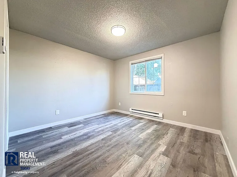 630-632 S State St Tacoma — Photo 35