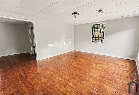 5th image of 6025 Ivy St