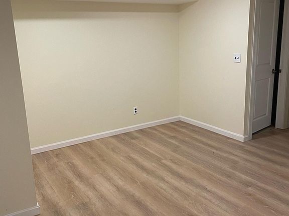 3rd image of 4739 Cedar Ave #B