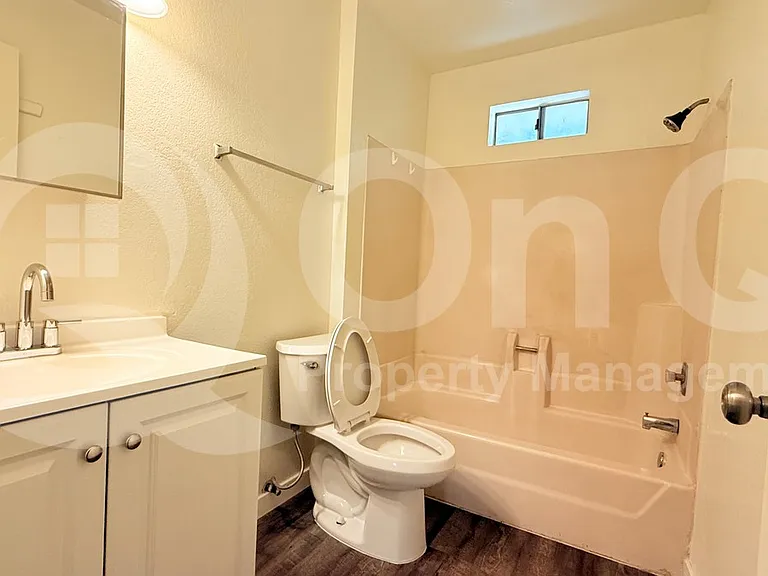 3002 E Waltann Ln #2 — Photo 22