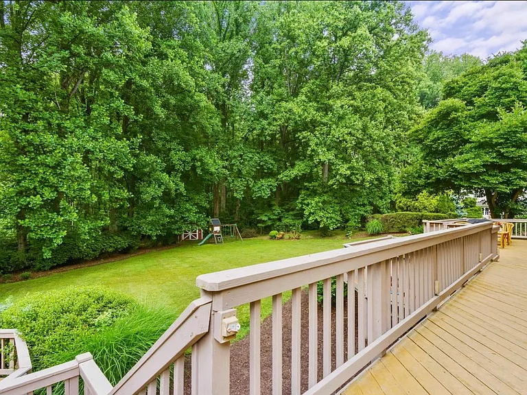 11002 Warwickshire Dr — Photo 46