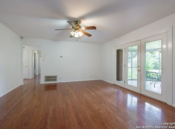 5th image of 126 Donella Dr