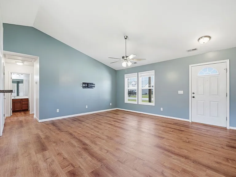 202 Long Neck Dr — Photo 2