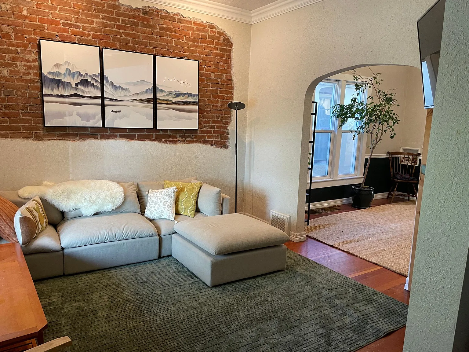 163 W Archer Place — Photo 3