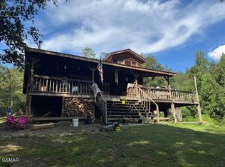 1404 Russell Hollow Rd, Sevierville, TN 37876