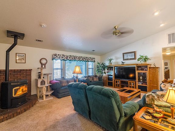 3276 Majestic Oak Circle-6