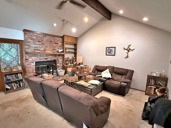 3rd image of 6888 Lee Dr