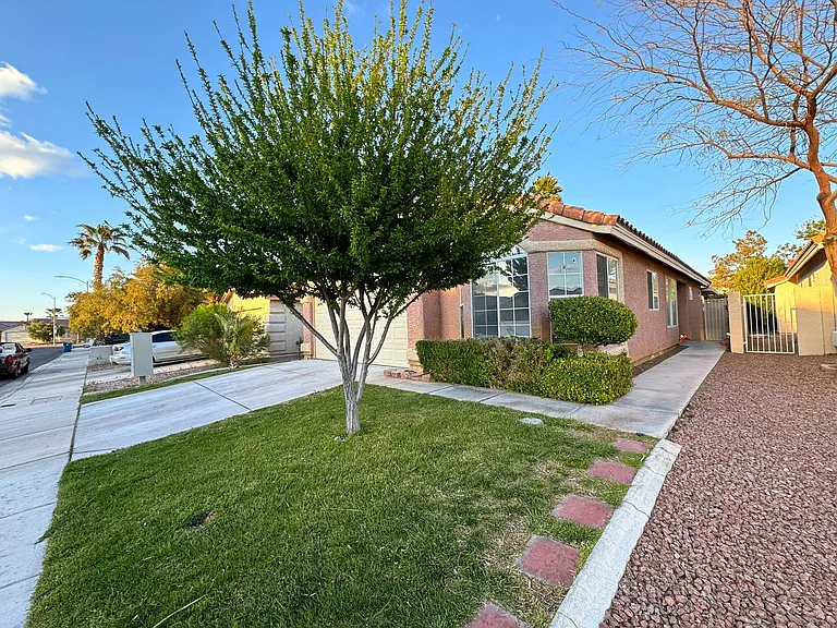 3740 Alliance St — Photo 3