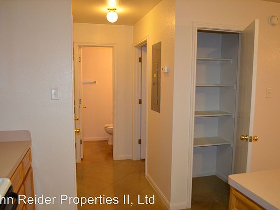 5th image of 221 W Dove Ln APT 105