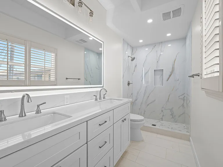 925 Manhattan Ave — Photo 4