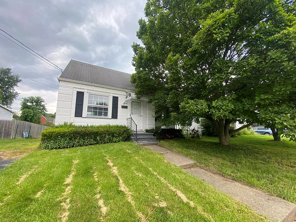 545 Gaines St photo 1