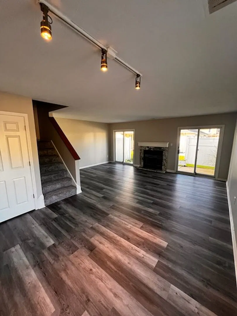 3 Bedroom 2 1/2 Bath Condo for rent — Photo 2