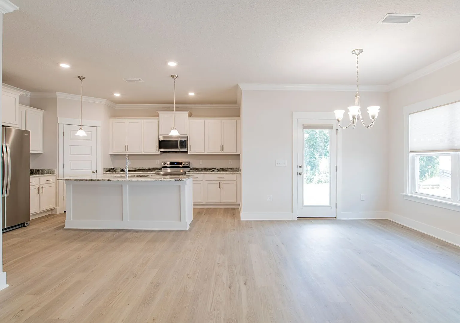 Quiet Family Home in Cantonment — Photo 3