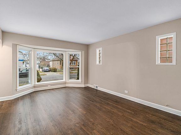4th image of 3008 N Odell Ave