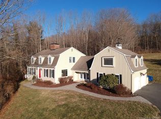 39 Applegate Ln, Woodbury, CT 06798