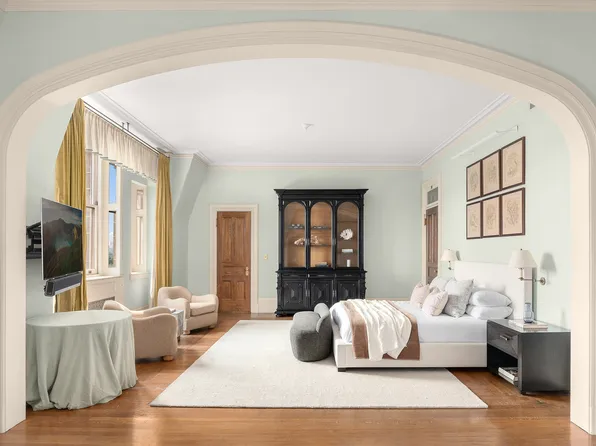 1 West 72nd Street image 3 of 25