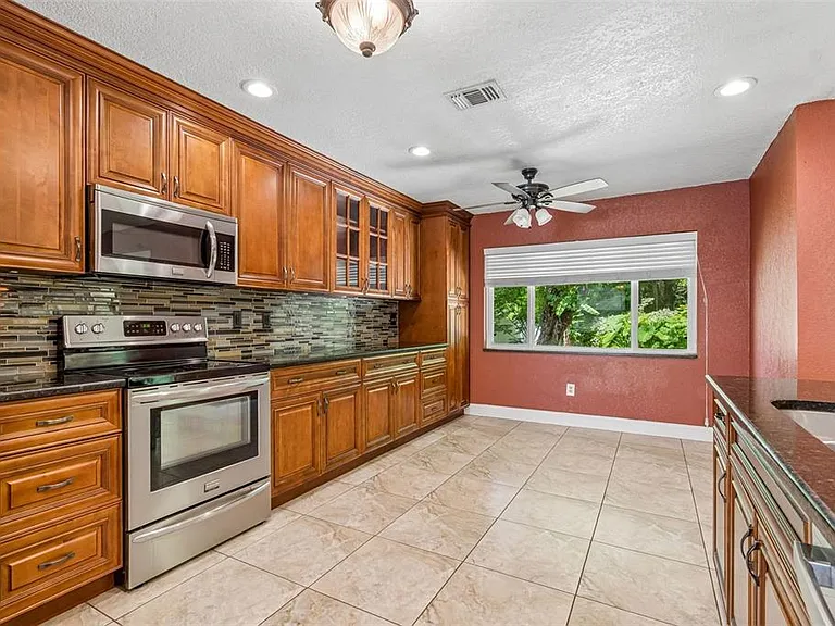 15109 Springview St — Photo 4