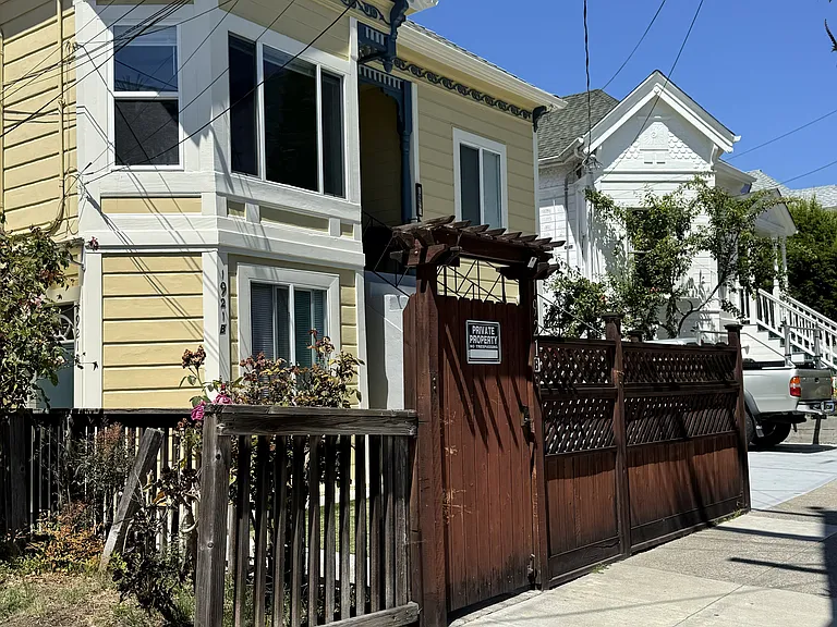 1921 Harmon St #B — Photo 5